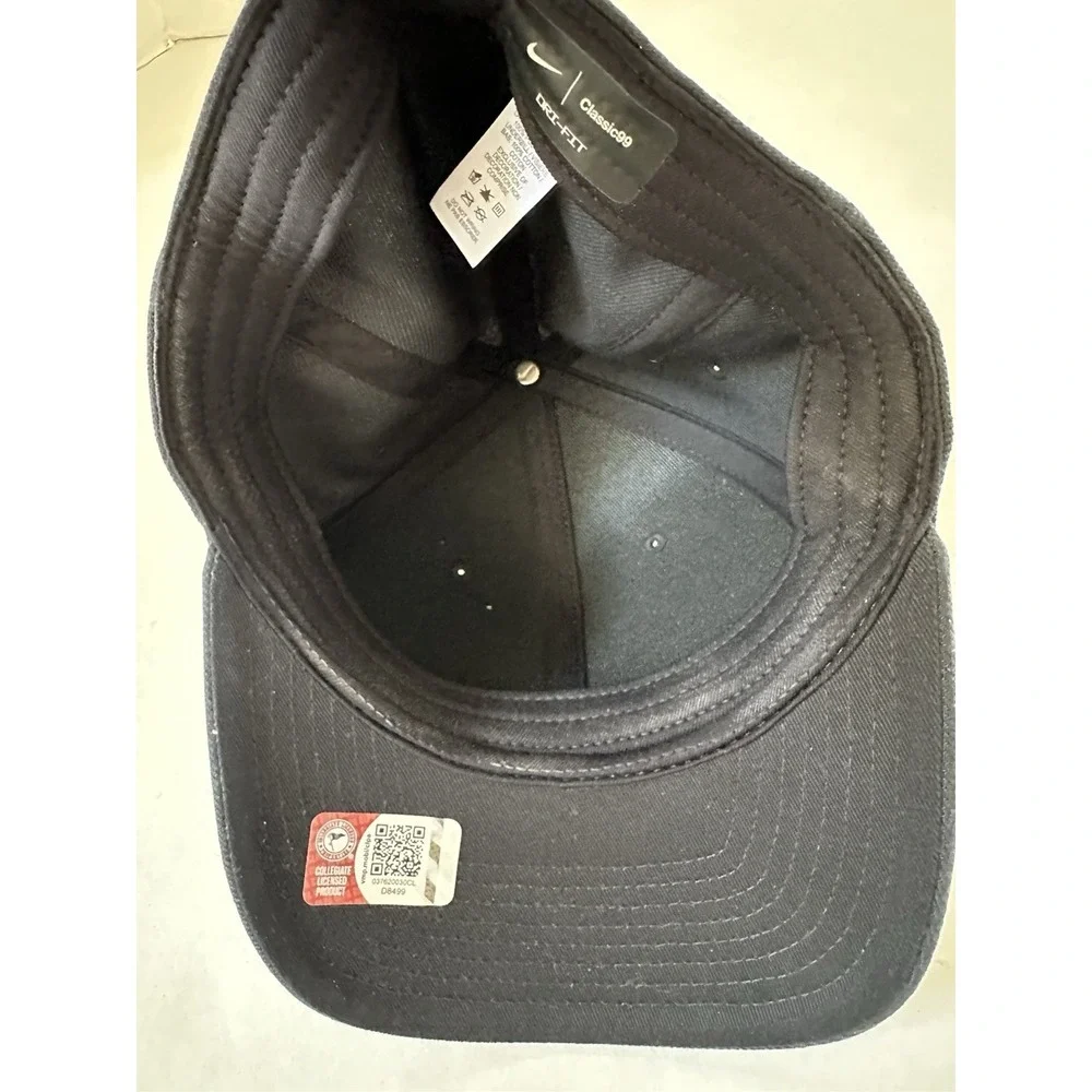 Iowa Hawkeyes Nike Hat Flex Dri Fit Classic99 Swoosh S/M Fitted Black Yellow